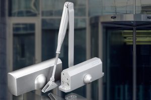 Blog Cómo elegir el cierrapuertas adecuado